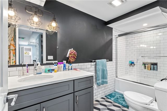 4 James Street, Middletown, RI 02842