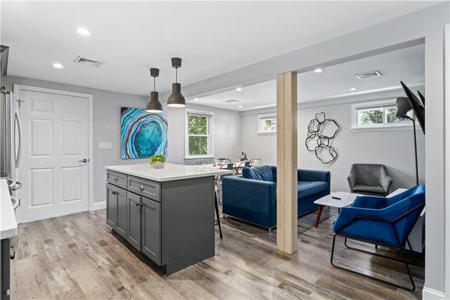 4 James Street, Middletown, RI 02842