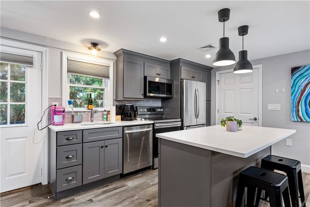 4 James Street, Middletown, RI 02842