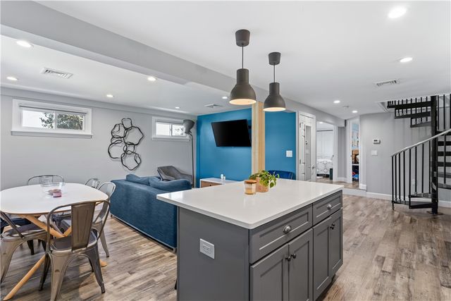 4 James Street, Middletown, RI 02842