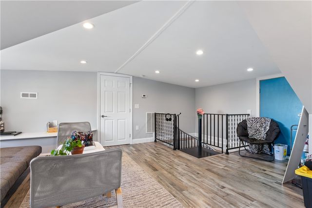 4 James Street, Middletown, RI 02842