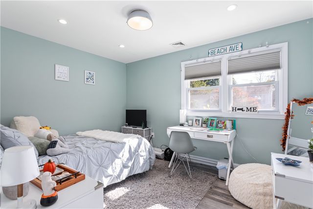 4 James Street, Middletown, RI 02842