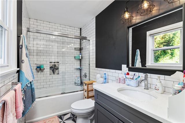 4 James Street, Middletown, RI 02842