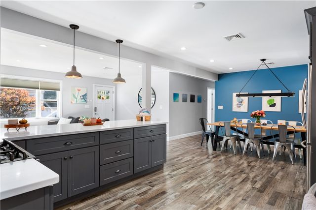 4 James Street, Middletown, RI 02842