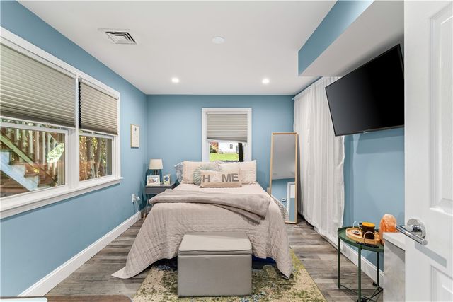 4 James Street, Middletown, RI 02842