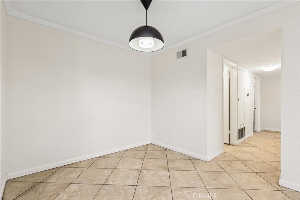 Image 7 of property listing at 1068 Cabrillo Park Drive C, Santa Ana, CA 92701