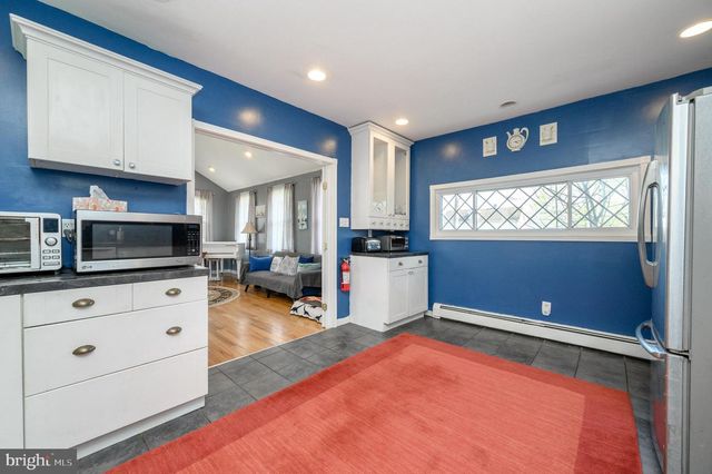 39 E 2ND AVE, Runnemede, NJ 08078