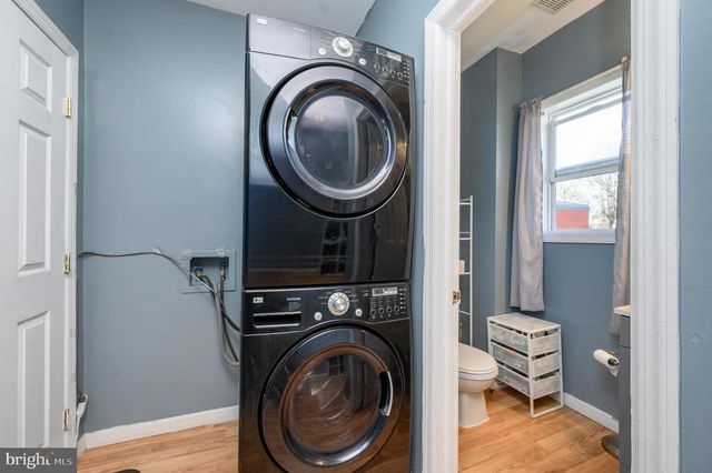 39 E 2ND AVE, Runnemede, NJ 08078