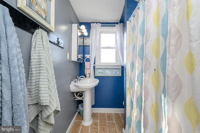 39 E 2ND AVE, Runnemede, NJ 08078