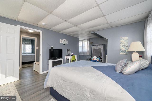 39 E 2ND AVE, Runnemede, NJ 08078