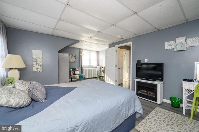 39 E 2ND AVE, Runnemede, NJ 08078