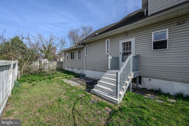 39 E 2ND AVE, Runnemede, NJ 08078