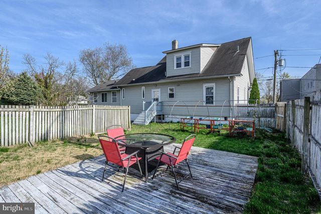 39 E 2ND AVE, Runnemede, NJ 08078