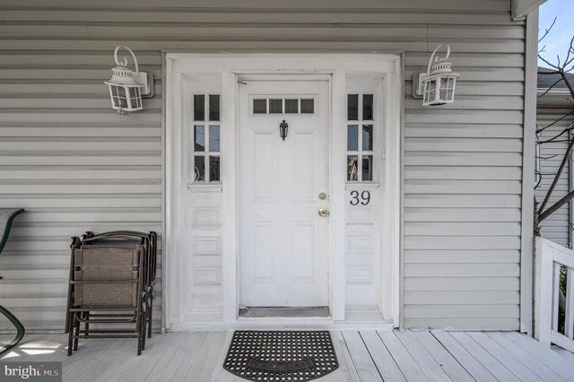 39 E 2ND AVE, Runnemede, NJ 08078