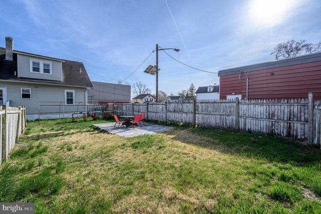 39 E 2ND AVE, Runnemede, NJ 08078