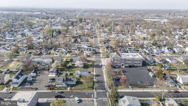 39 E 2ND AVE, Runnemede, NJ 08078