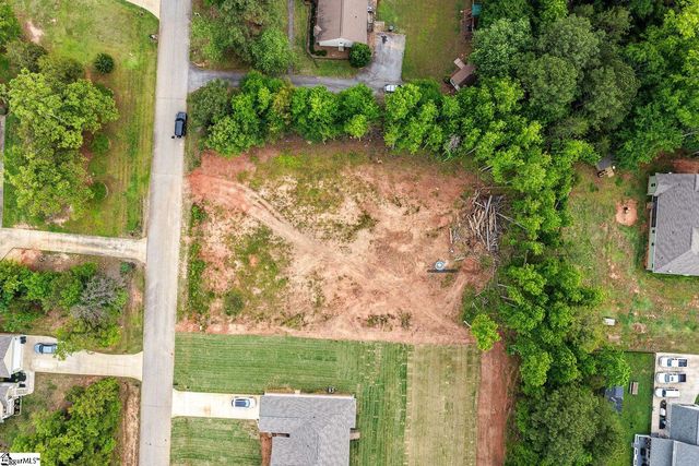 102 Indian Ridge Drive, Laurens, SC 29360