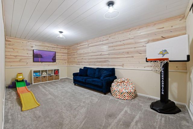 1405 Field Creek Circle, Victoria, MN 55386