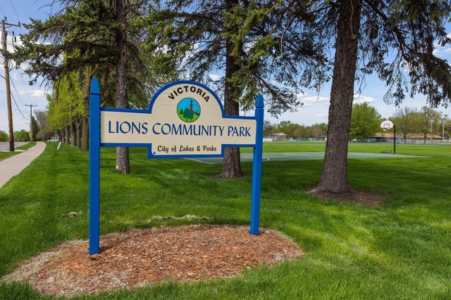 1405 Field Creek Circle, Victoria, MN 55386