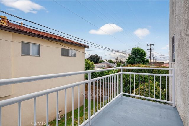904 S 2nd E, Alhambra, CA 91801