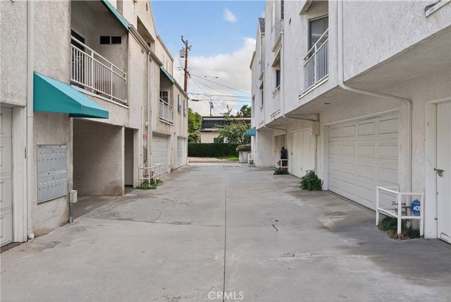 904 S 2nd E, Alhambra, CA 91801