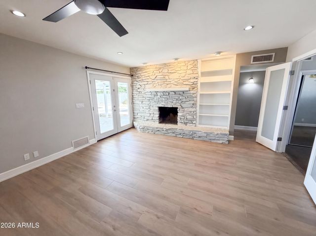 830 N ALMOND Circle, Mesa, AZ 85213