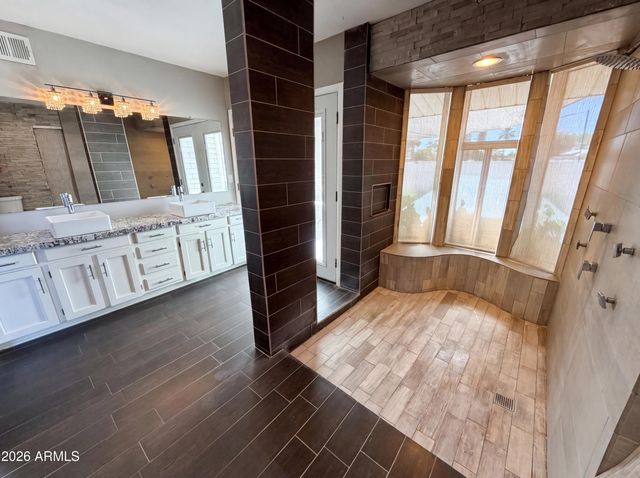 830 N ALMOND Circle, Mesa, AZ 85213