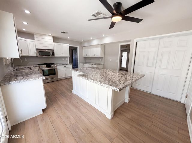 830 N ALMOND Circle, Mesa, AZ 85213