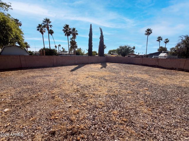 830 N ALMOND Circle, Mesa, AZ 85213
