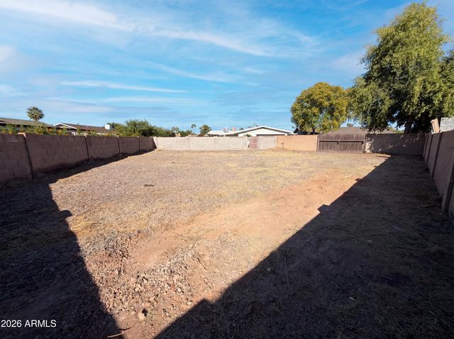 830 N ALMOND Circle, Mesa, AZ 85213