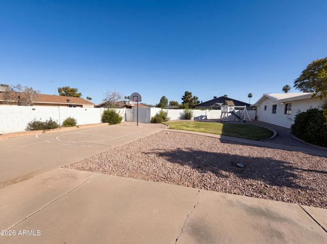 830 N ALMOND Circle, Mesa, AZ 85213
