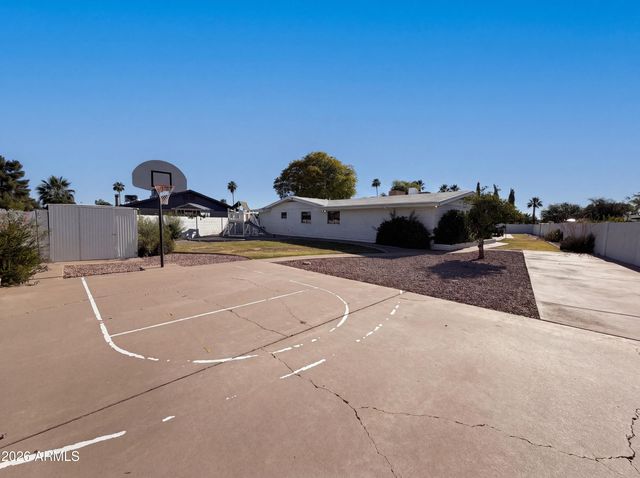 830 N ALMOND Circle, Mesa, AZ 85213