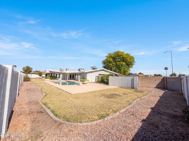 830 N ALMOND Circle, Mesa, AZ 85213