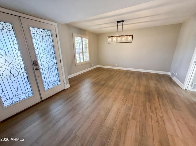 830 N ALMOND Circle, Mesa, AZ 85213