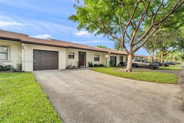 6633 N Parkway Dr 5-7, Margate, FL 33068
