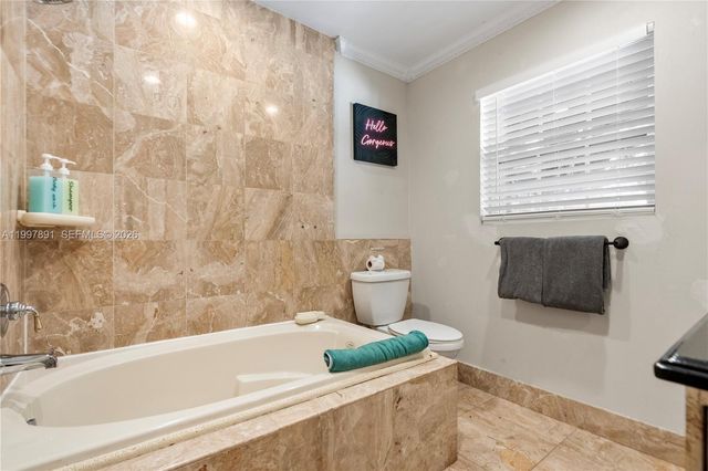 1652 NE 39th Street, Oakland Park, FL 33334