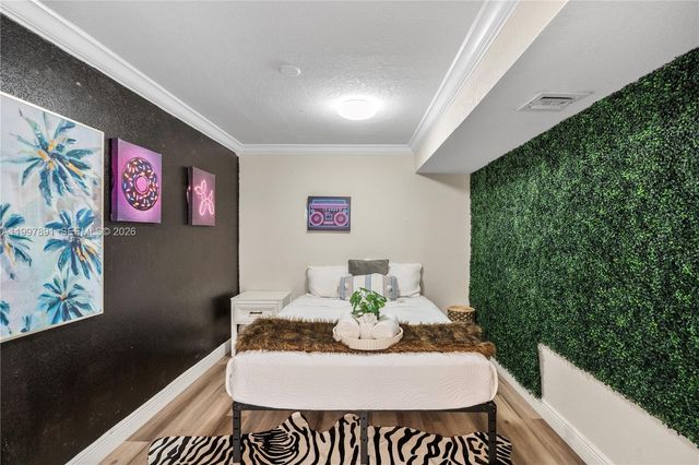 1652 NE 39th Street, Oakland Park, FL 33334