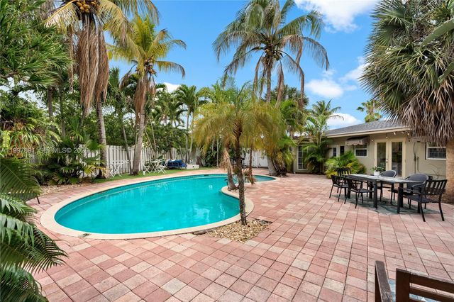 1652 NE 39th Street, Oakland Park, FL 33334