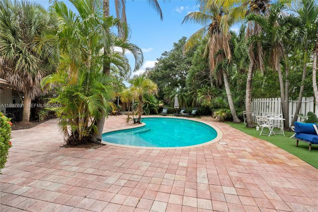 1652 NE 39th Street, Oakland Park, FL 33334