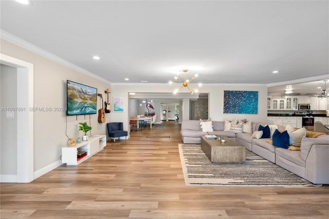 1652 NE 39th Street, Oakland Park, FL 33334