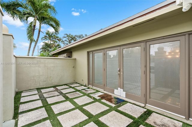 1652 NE 39th Street, Oakland Park, FL 33334