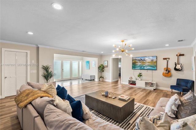 1652 NE 39th Street, Oakland Park, FL 33334