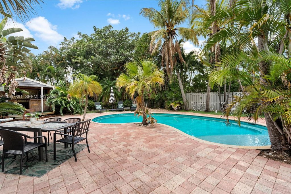 1652 NE 39th Street, Oakland Park, FL 33334