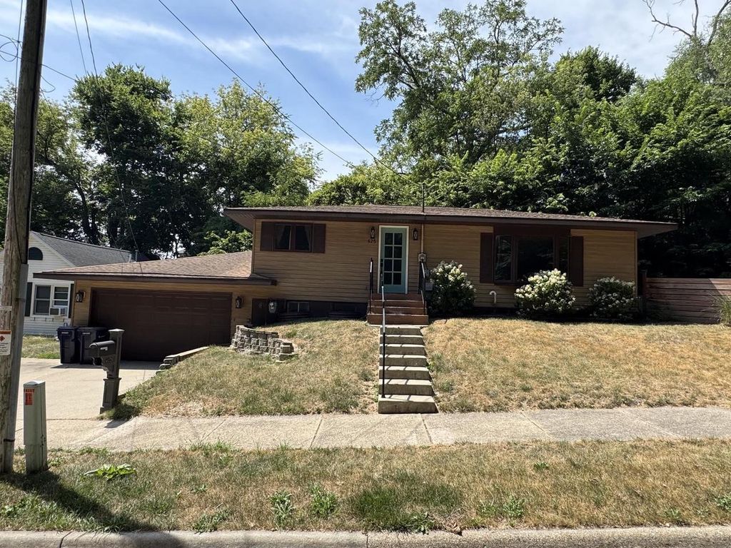 625 Thomas Street, Janesville, WI 53545