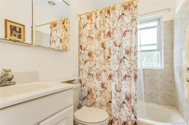 97 Horton Road, Valley Stream, NY 11581