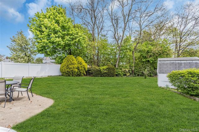 97 Horton Road, Valley Stream, NY 11581