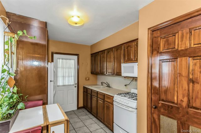 97 Horton Road, Valley Stream, NY 11581