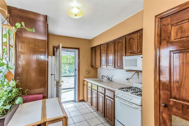 97 Horton Road, Valley Stream, NY 11581