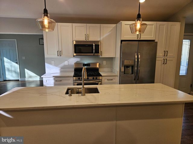 7913 HILLTOP AVE, Nottingham, MD 21236