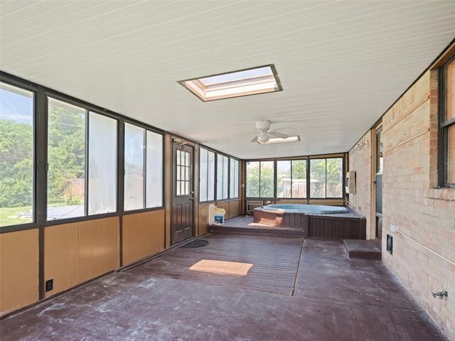 1372 W Cedarbrook Lane, Moore, OK 73170